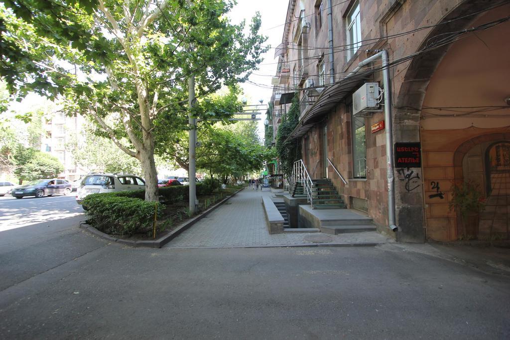 Studio With Balcony On Sayat Nova Avenue Yerevan Ngoại thất bức ảnh