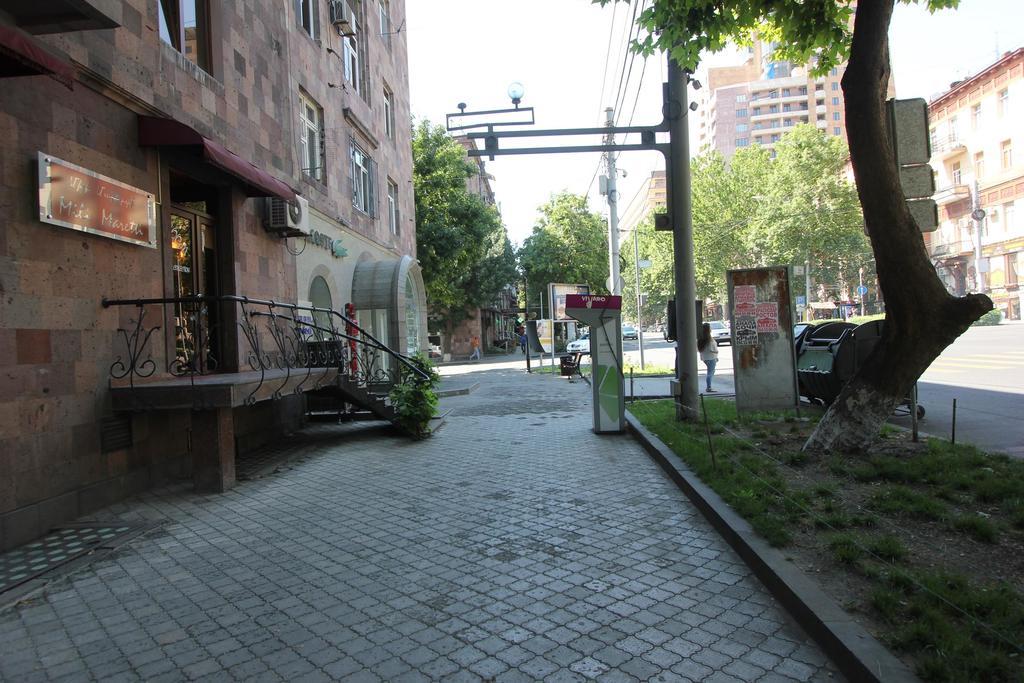 Studio With Balcony On Sayat Nova Avenue Yerevan Ngoại thất bức ảnh